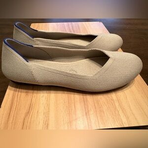 ✨Rothy’s Ecru Tortoise Bottom✨